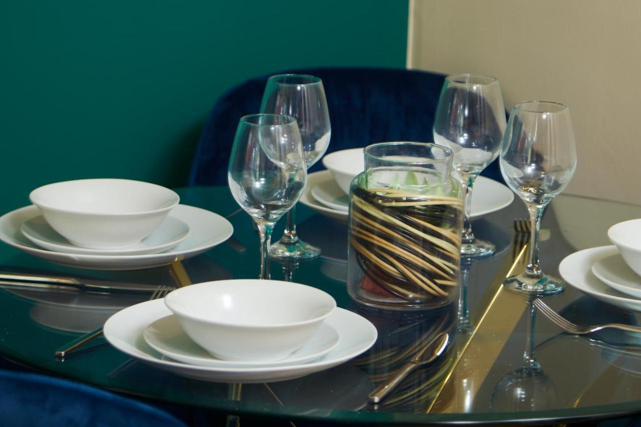 Exquisite Cambridge Abode - Sleeps 6 - Parking Appartement Buitenkant foto