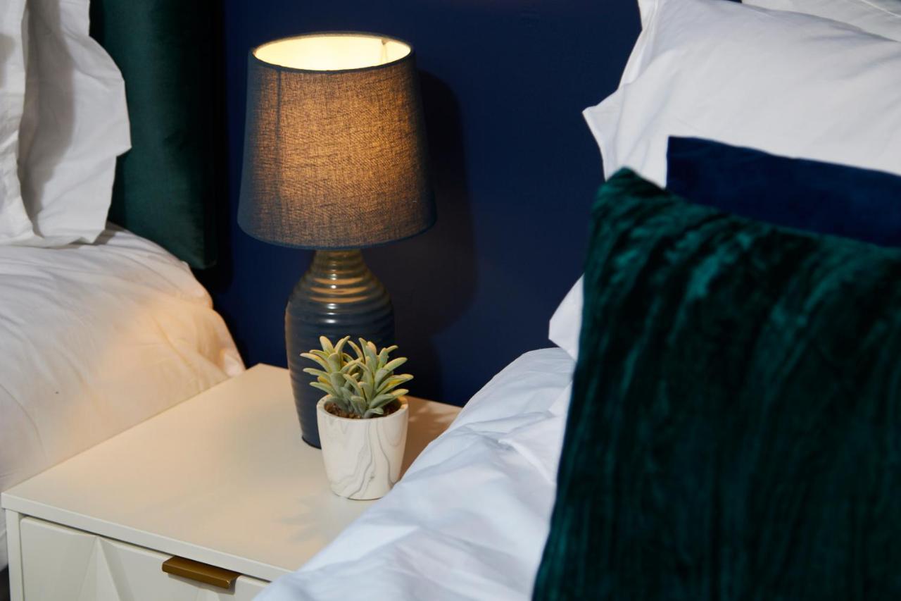 Exquisite Cambridge Abode - Sleeps 6 - Parking Appartement Buitenkant foto
